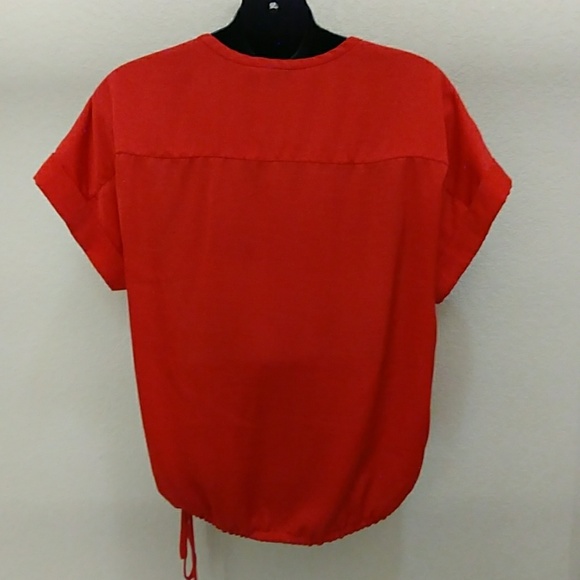 BCBG Tana Silky Crop Top - Picture 2 of 4